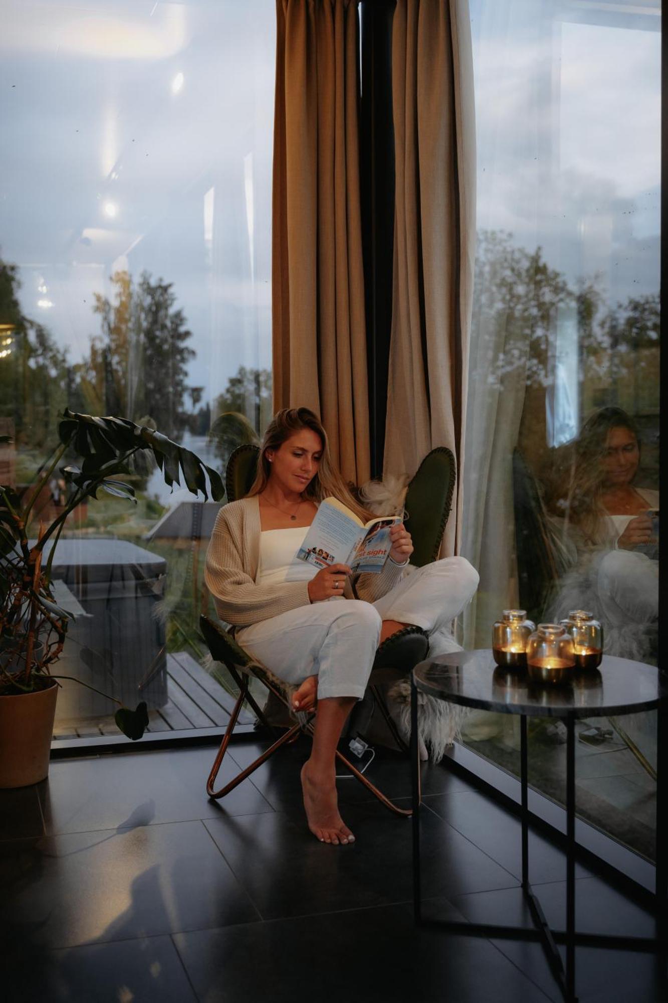 Wonderinn Riverside Arnes  Bagian luar foto