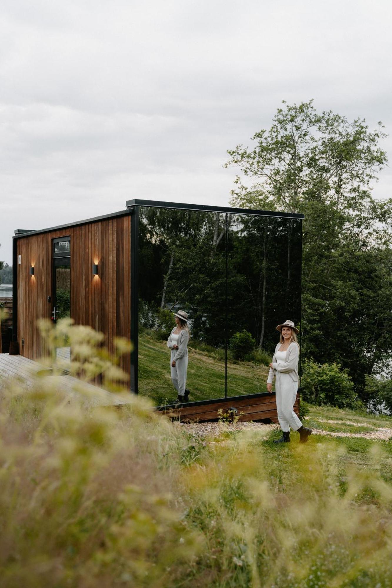 Wonderinn Riverside Arnes  Bagian luar foto