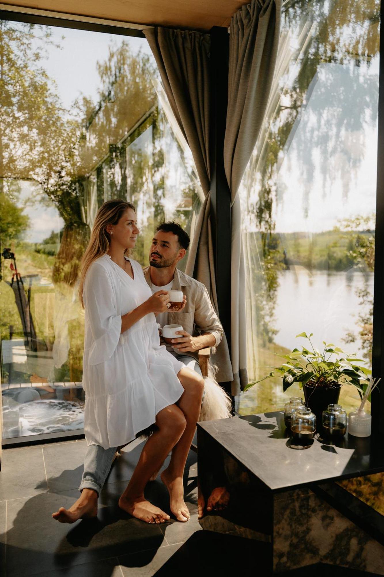 Wonderinn Riverside Arnes  Bagian luar foto