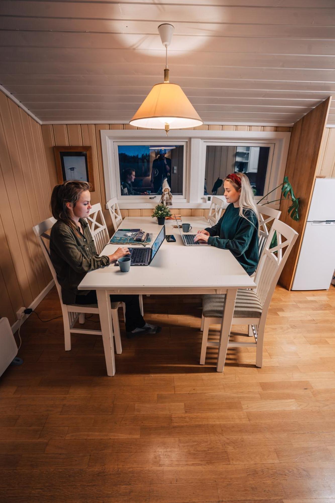 Wonderinn Riverside Arnes  Bagian luar foto